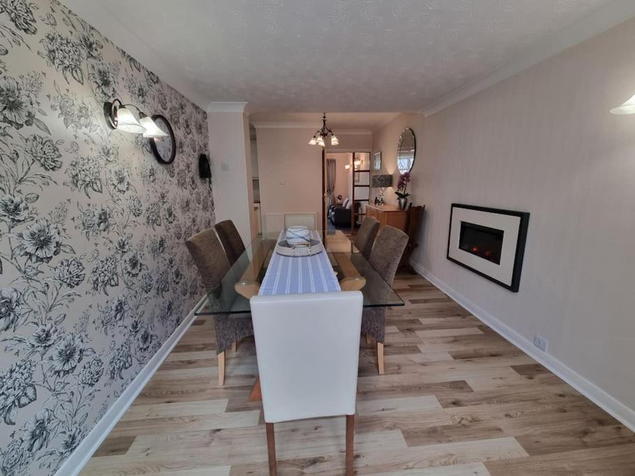Charming Coastal Bungalow Cayton Εξωτερικό φωτογραφία