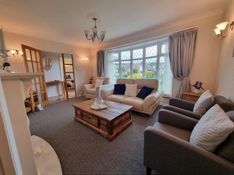 Charming Coastal Bungalow Cayton Εξωτερικό φωτογραφία